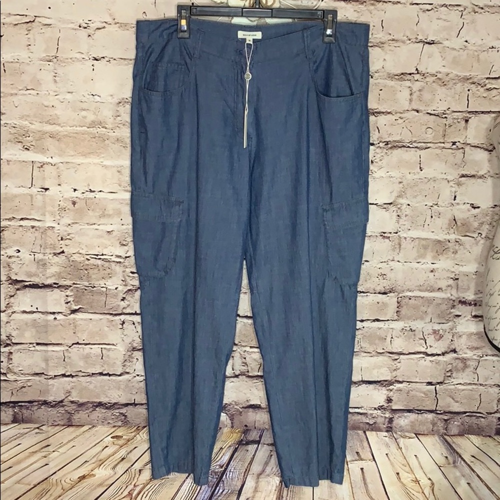 Max Studio NWT chambray cargo pant